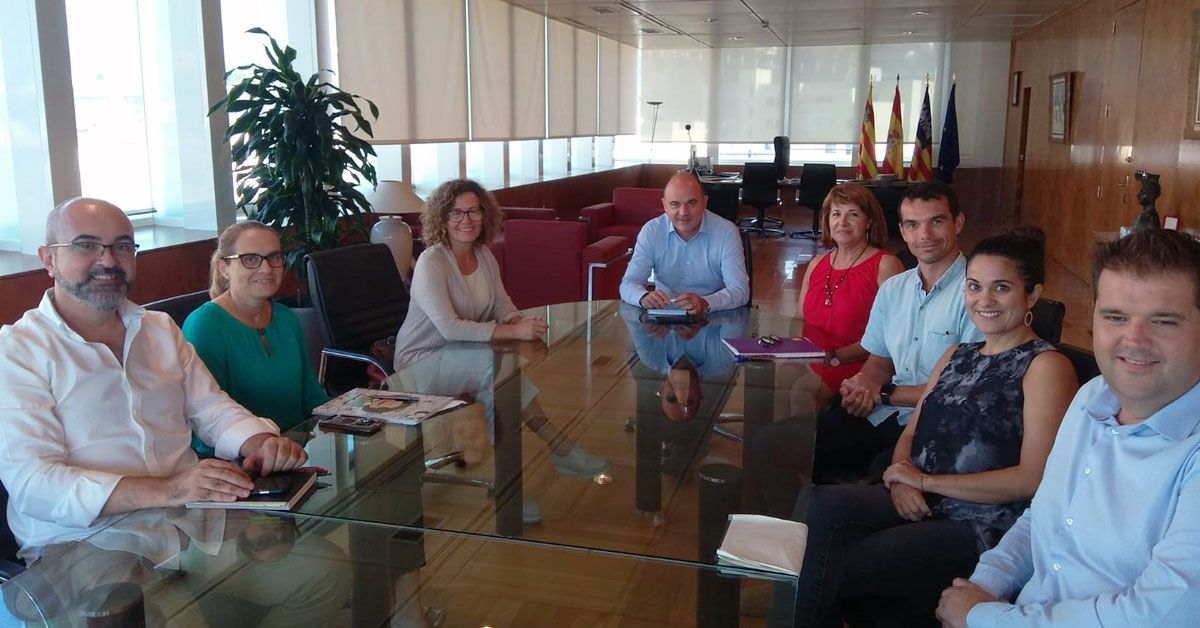Reunión entre APIBIZA y Consell d'Eivissa