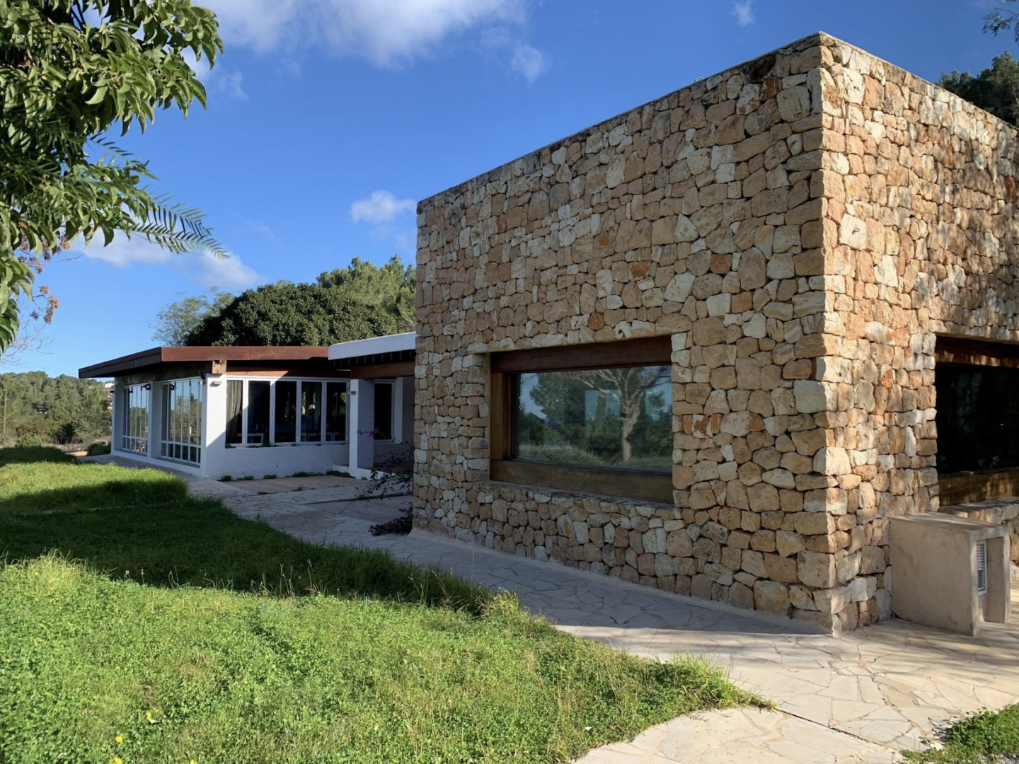 Large restaurant with great potential in San Agustin