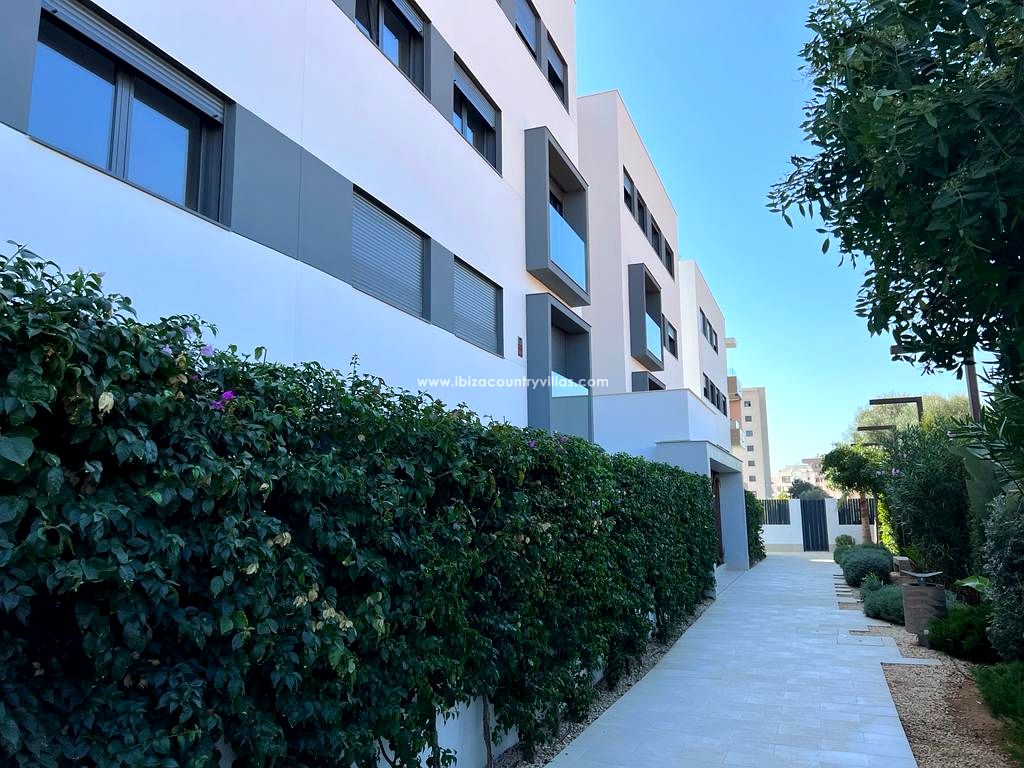 Foto 2 van Duplex penthouse apartment in Playa den Bossa
