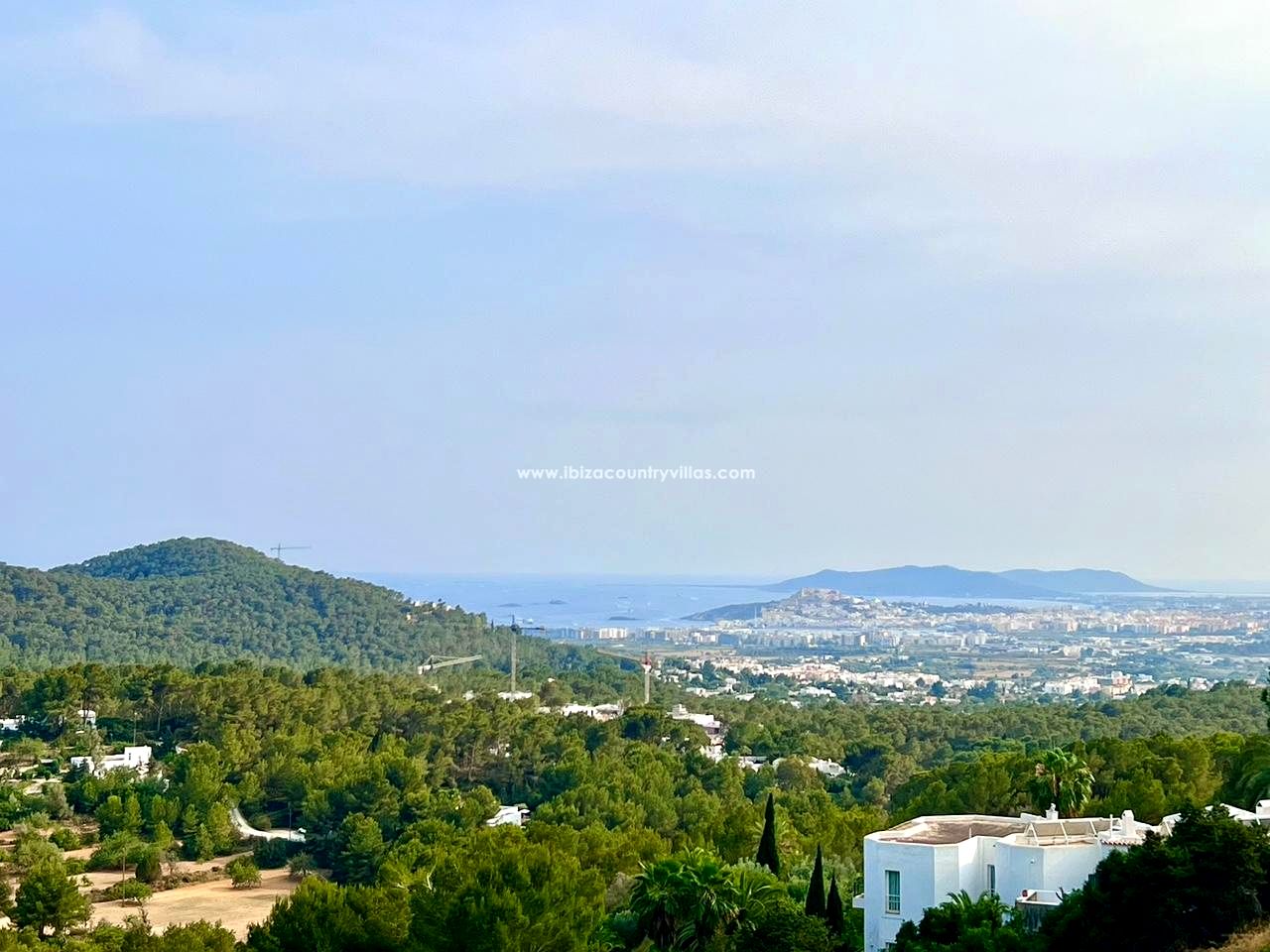 Foto 40 van Newly refurbished villa at the top of Can Furnet