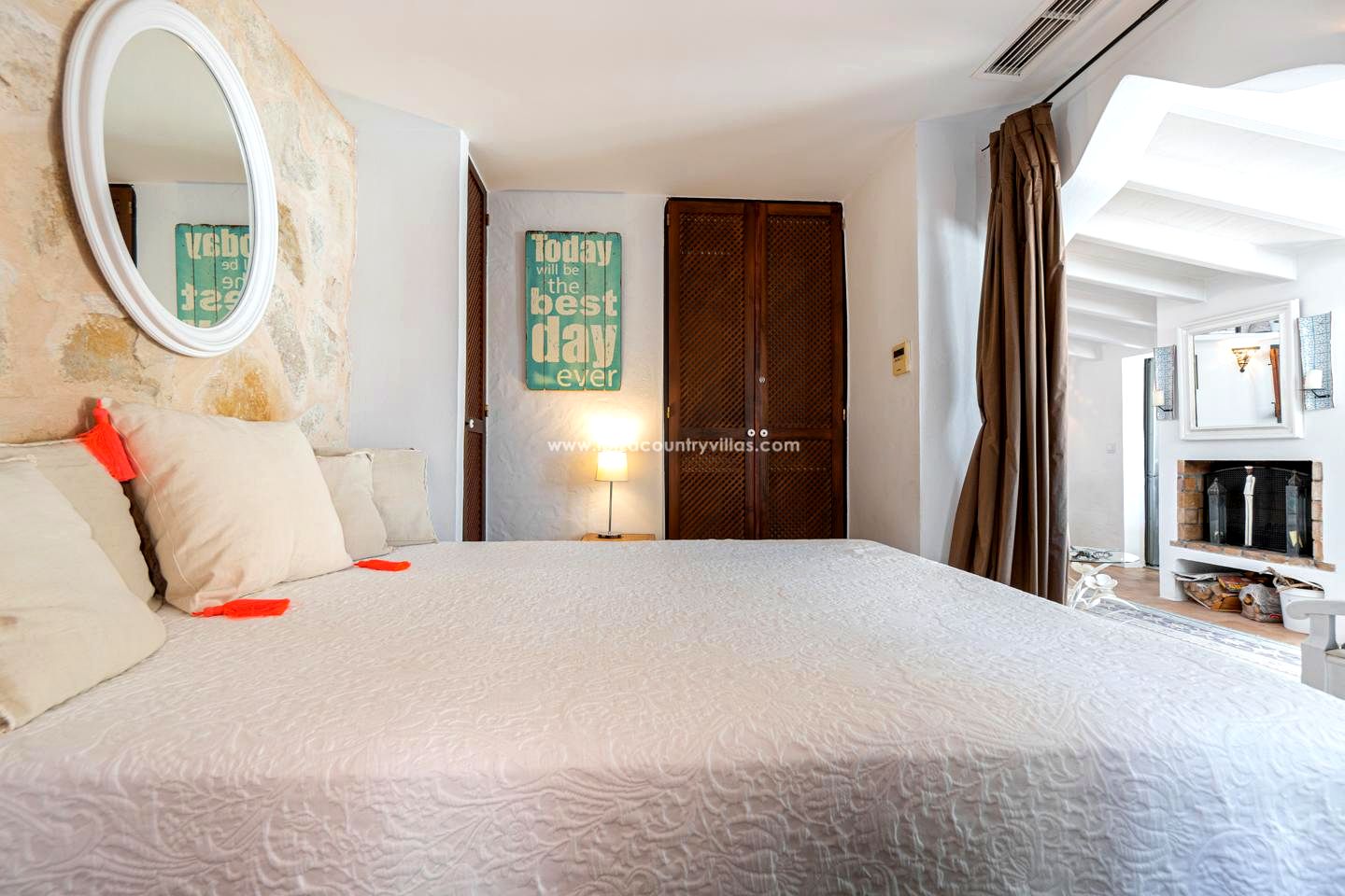 Foto 22 van Apartment with lots of charm situated in the heart of Dalt Vila
