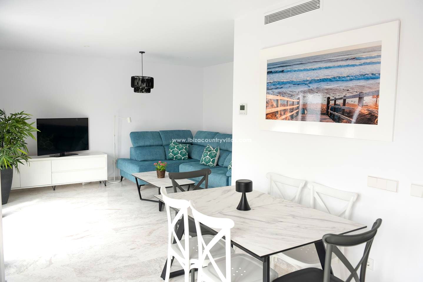 Foto 15 van Duplex penthouse apartment in Playa den Bossa