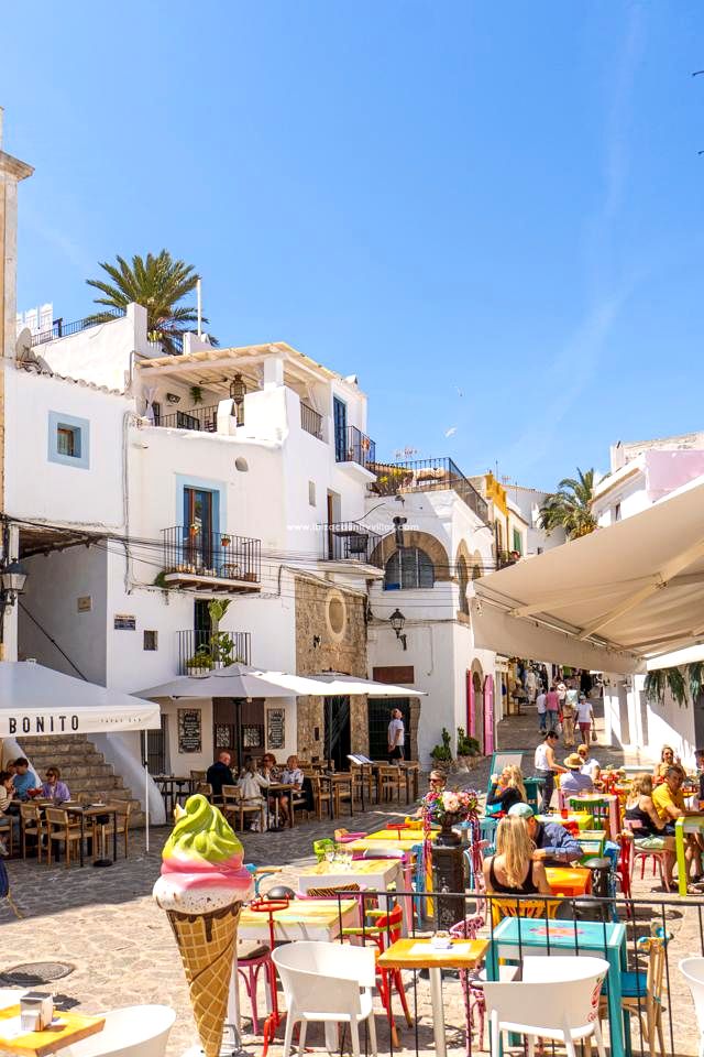Foto 27 van Apartment with lots of charm situated in the heart of Dalt Vila