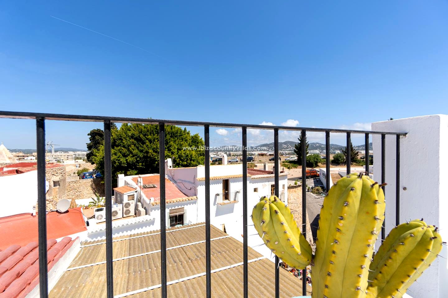 Foto 3 van Apartment with lots of charm situated in the heart of Dalt Vila