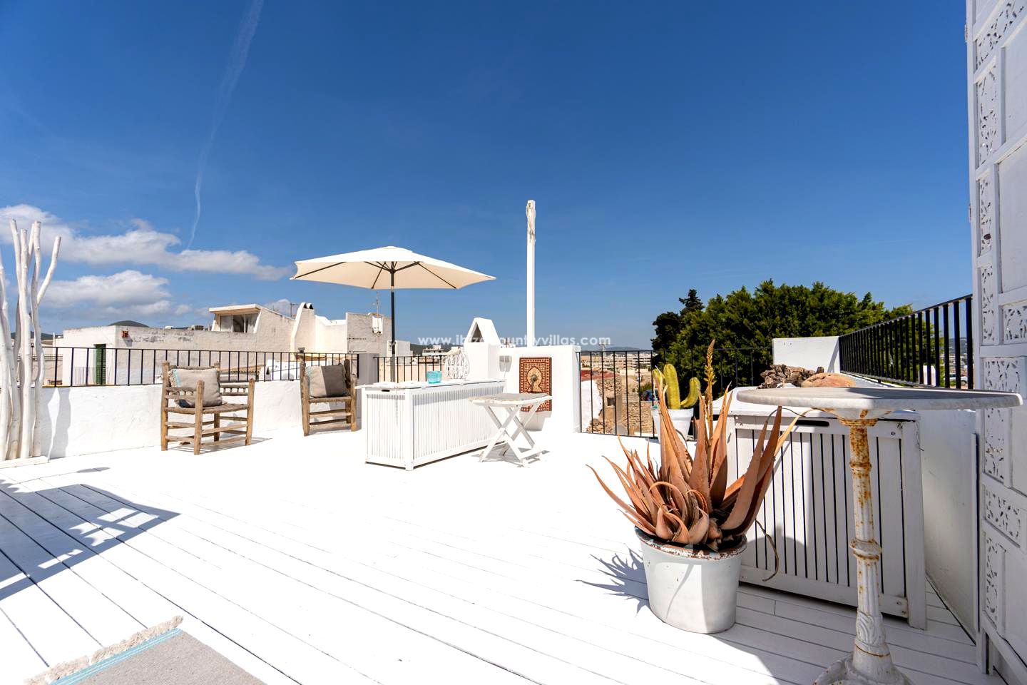 Foto 8 van Apartment with lots of charm situated in the heart of Dalt Vila