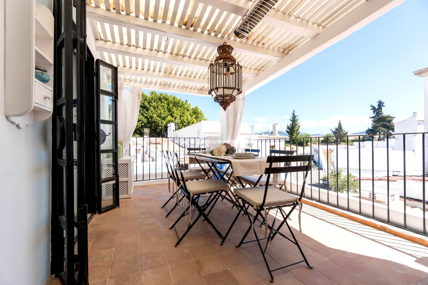 Foto 5 van Apartment with lots of charm situated in the heart of Dalt Vila