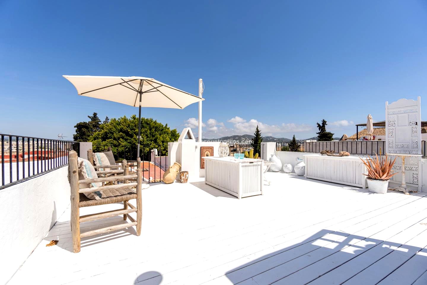 Foto 29 van Apartment with lots of charm situated in the heart of Dalt Vila
