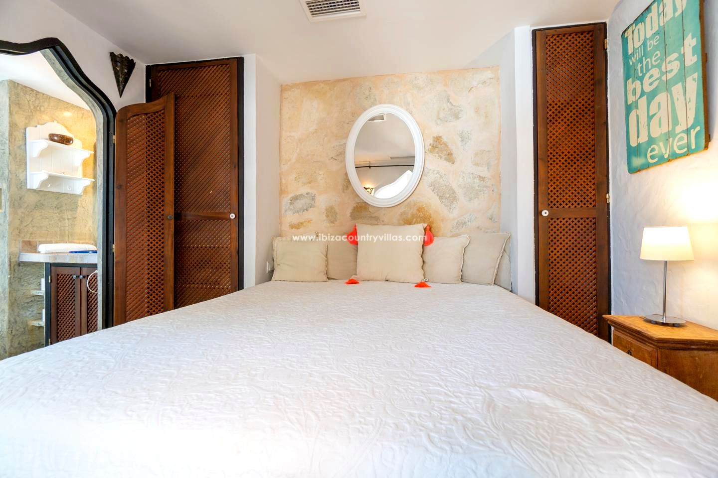 Foto 20 van Apartment with lots of charm situated in the heart of Dalt Vila