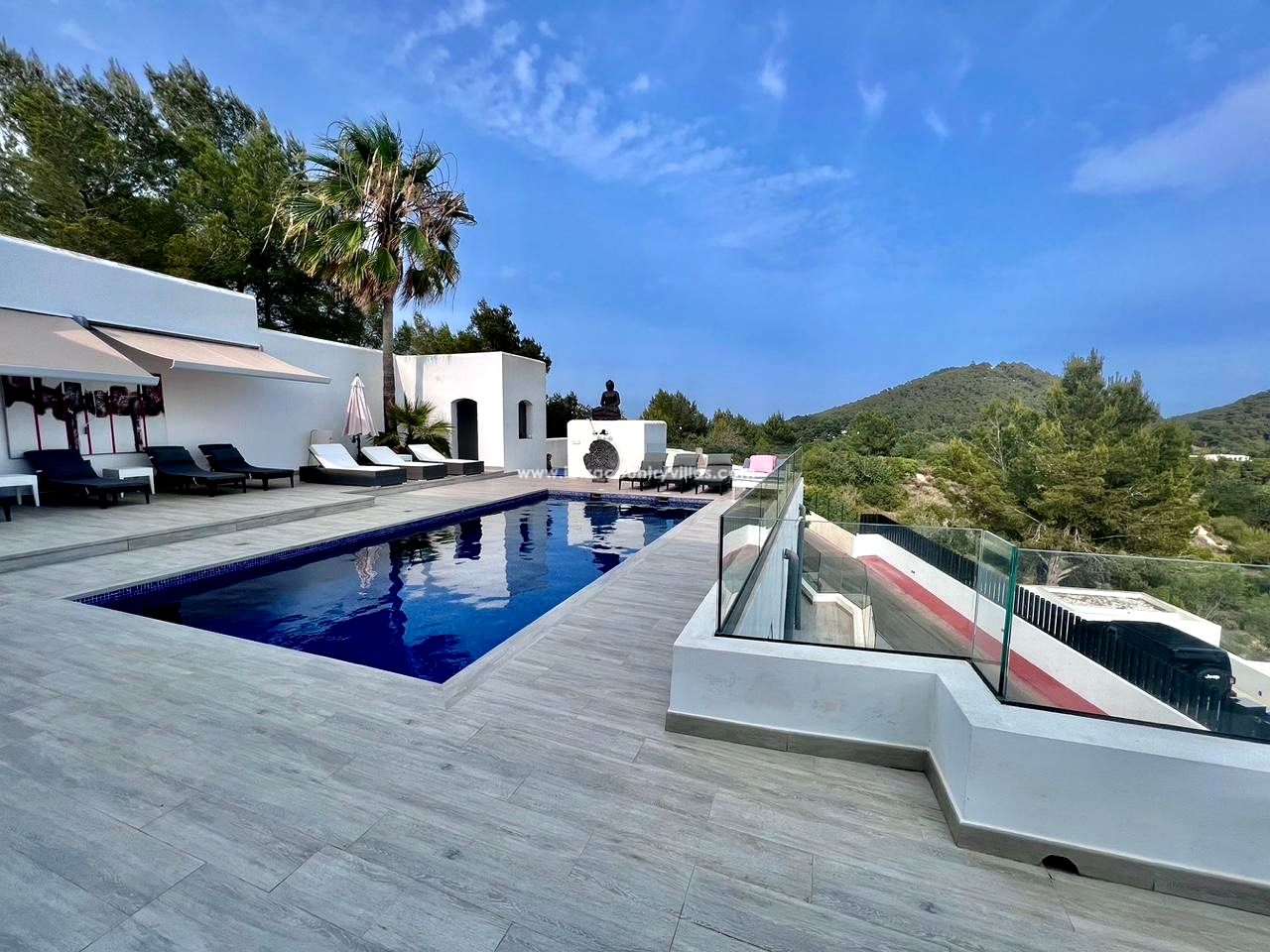 Foto 7 van Newly refurbished villa at the top of Can Furnet