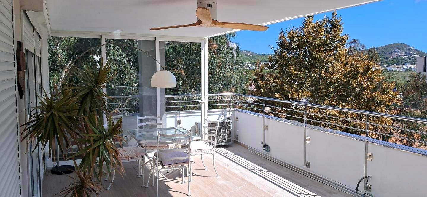 Foto 13 van Charming Two-Bedroom Apartment in Marina Botafoch