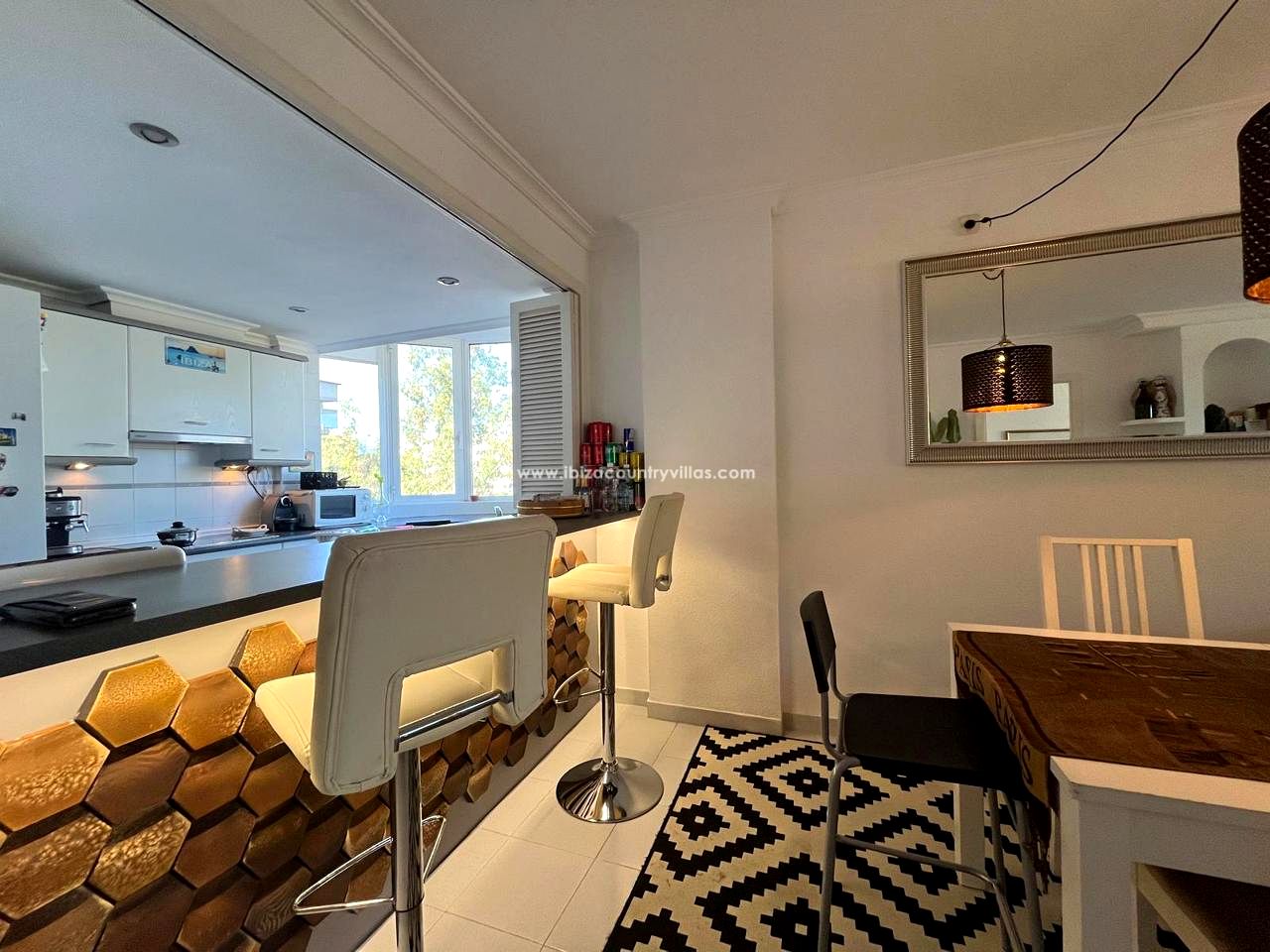 Foto 15 van Charming Two-Bedroom Apartment in Marina Botafoch