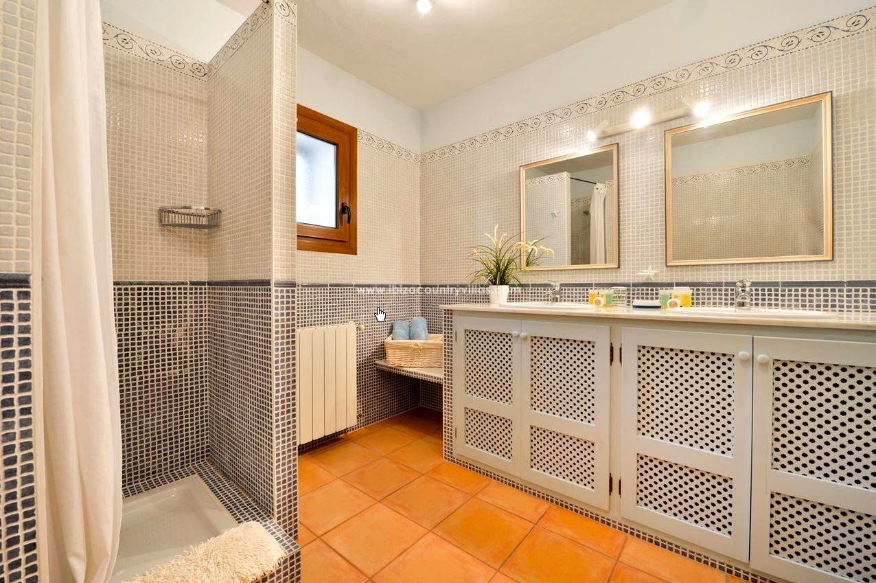 Foto 13 van Charming country house with a tourist rental license in San Rafael
