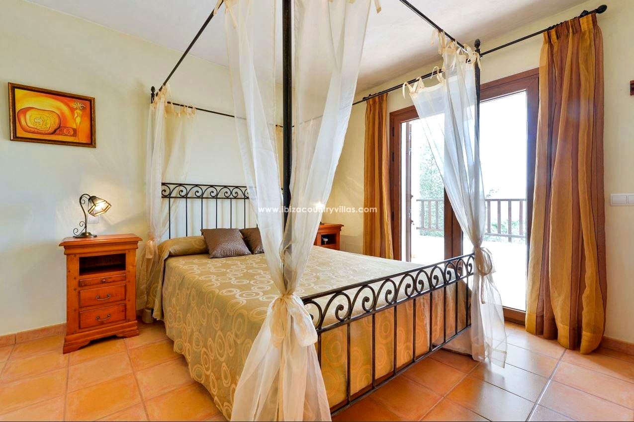 Foto 7 van Charming country house with a tourist rental license in San Rafael
