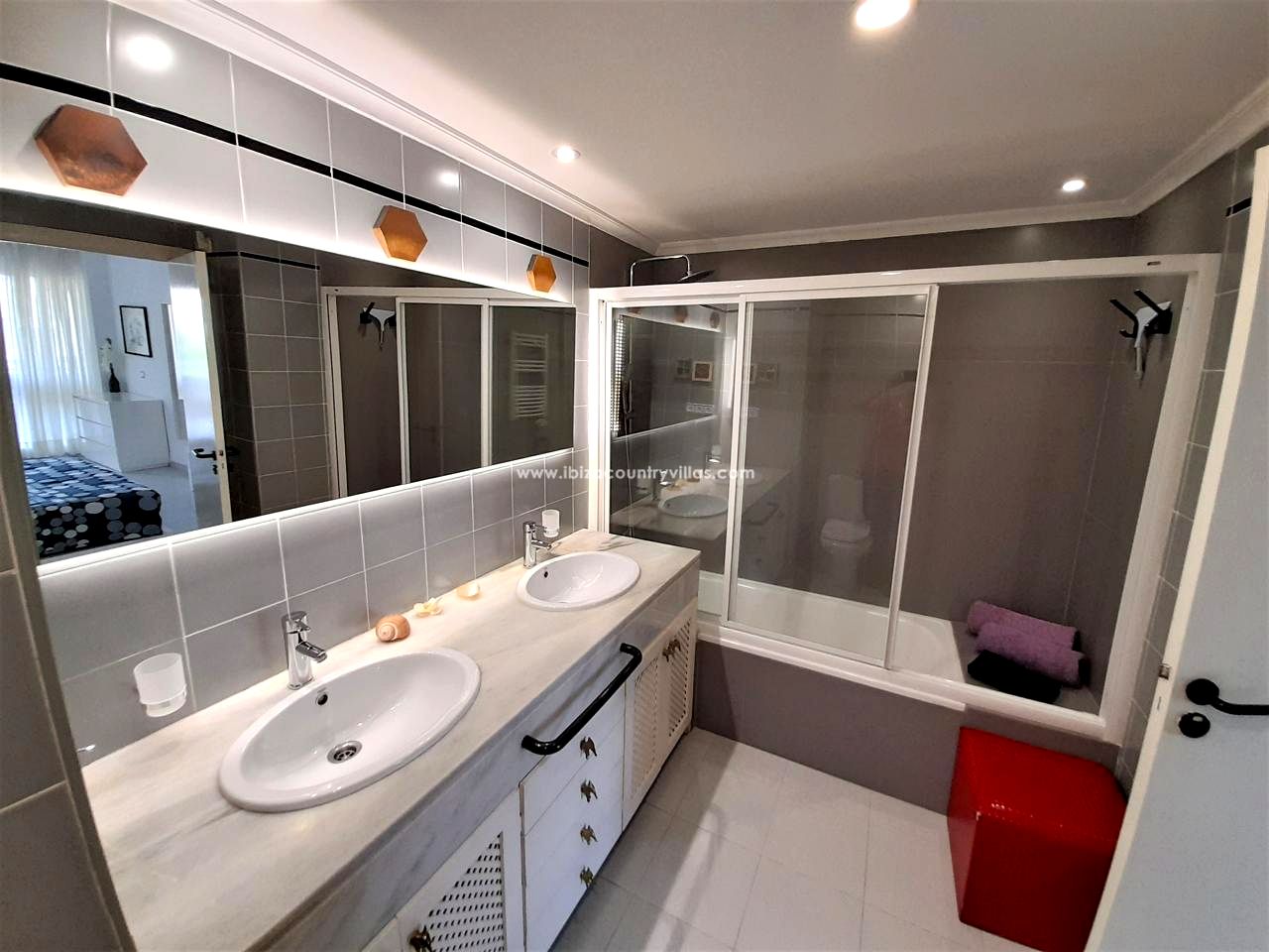 Foto 31 van Charming Two-Bedroom Apartment in Marina Botafoch